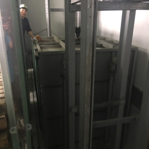 Thang nâng hàng 2T – 3 điểm dừng